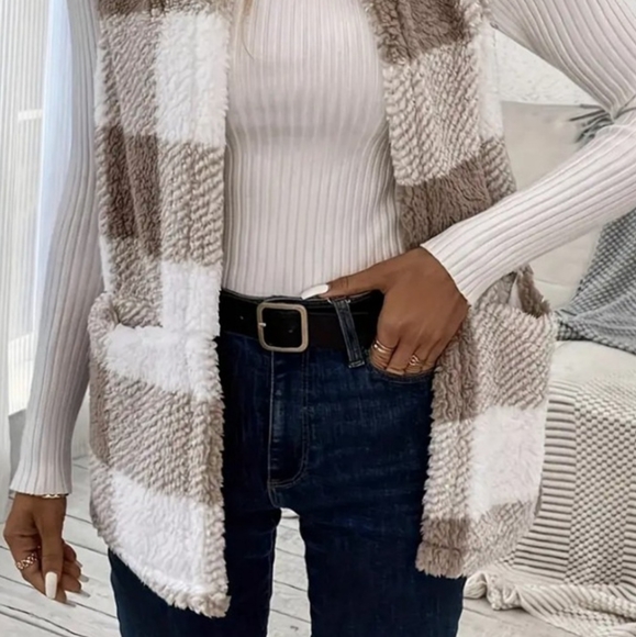 Ivy Sherpa Vest Coat - Tan - Picture 9 of 9